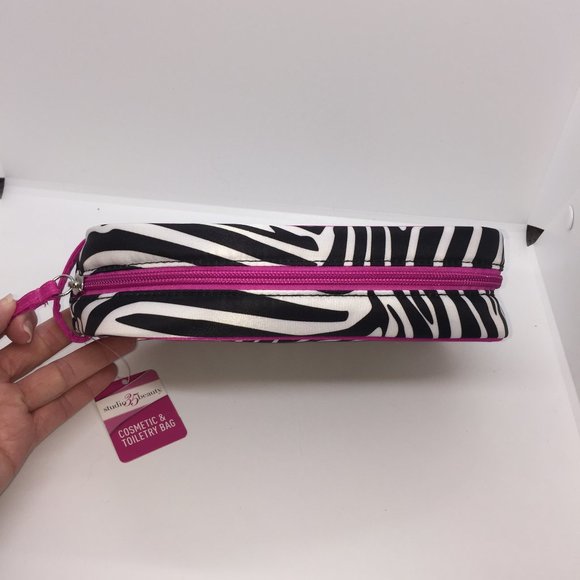 Toiletry Bag - Picture 4 of 5